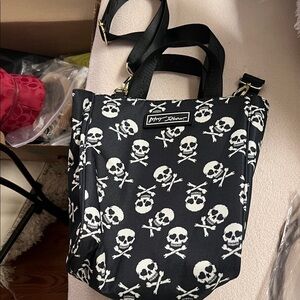 Betsey Johnson Black and White Skull insulated lunch bag